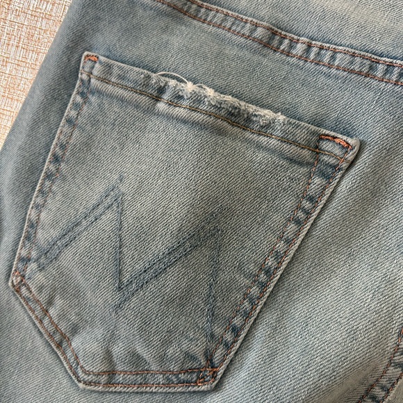 Mother The Insider Crop Step Fray in Fresh Catch Size 28- High Rise
Bootcut - Picture 12 of 16